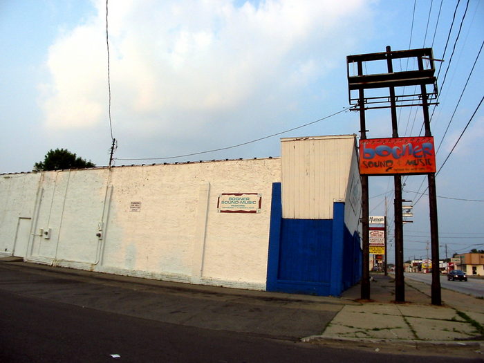 Vega Theatre - July 2002 (newer photo)